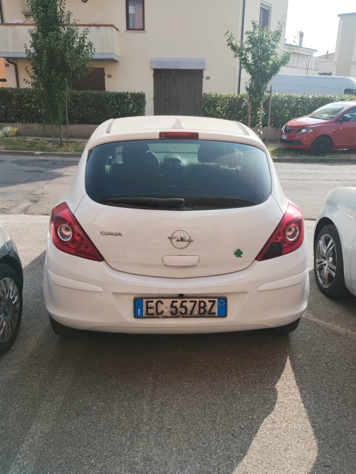 Opel Corsa 1.2 3 porte Sport