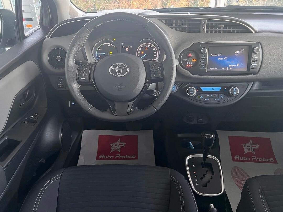 Toyota Yaris 1.5 Hybrid 5 porte Lounge OK NEOPATENTATI