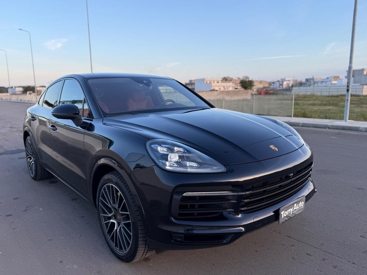 Porsche Cayenne Coupé 3.0 V6 E-Hybrid TETTO,INTERNI in PELLE CARTIER,TELECAMERA ,AAPLE CARPLAY,VIRTUAL COCKPIT