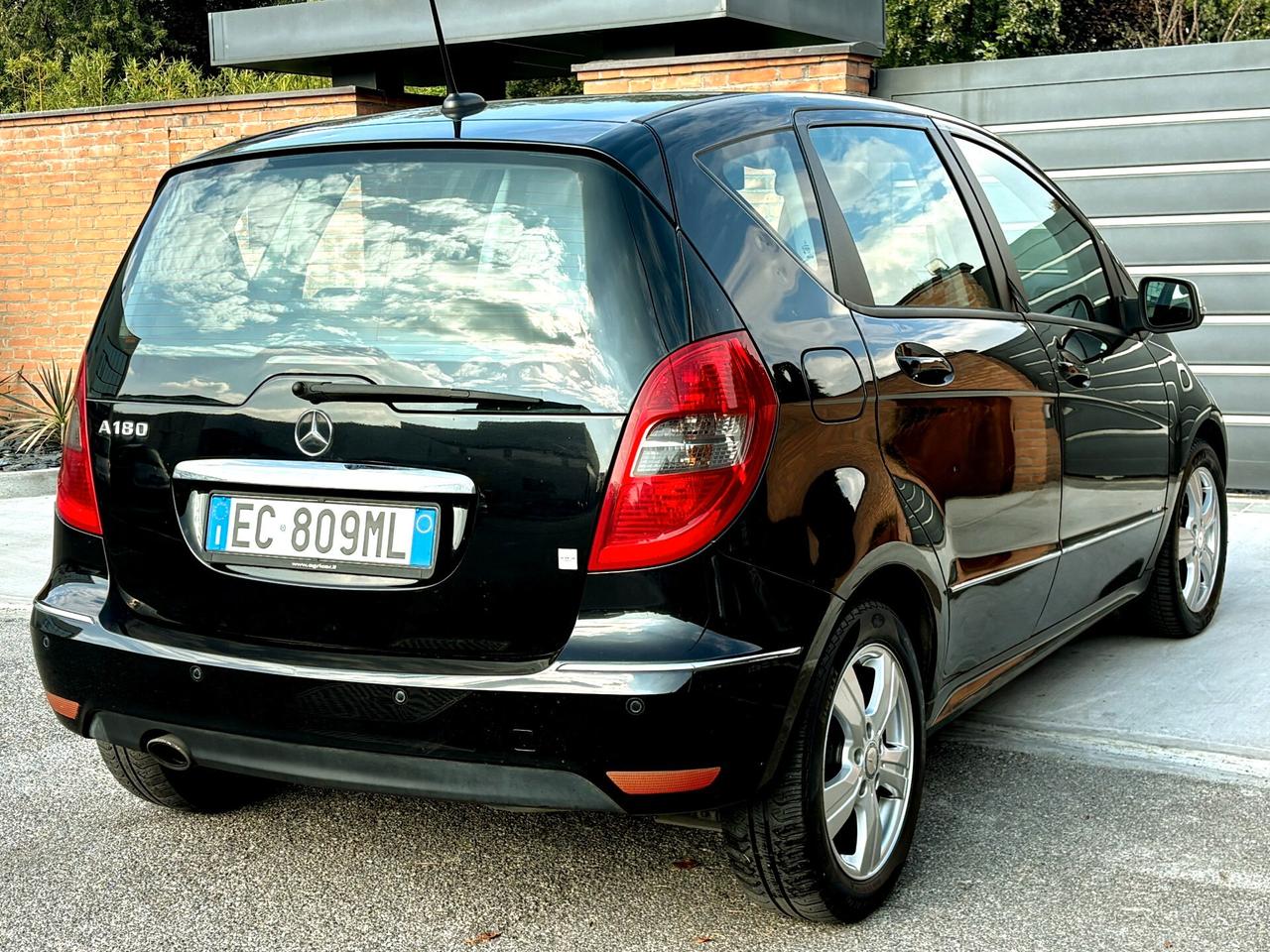MERCEDES A180(benz)-Pelle,Navi-RESTYLING-2010