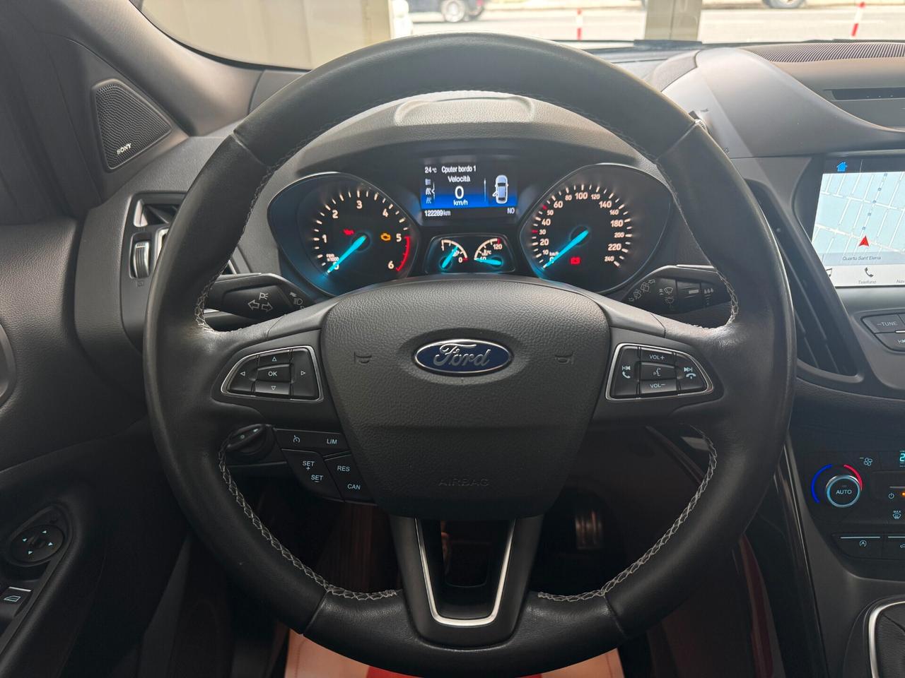 Ford Kuga ST-Line / 1.5 TDCI 120 CV 2WD / DIESEL