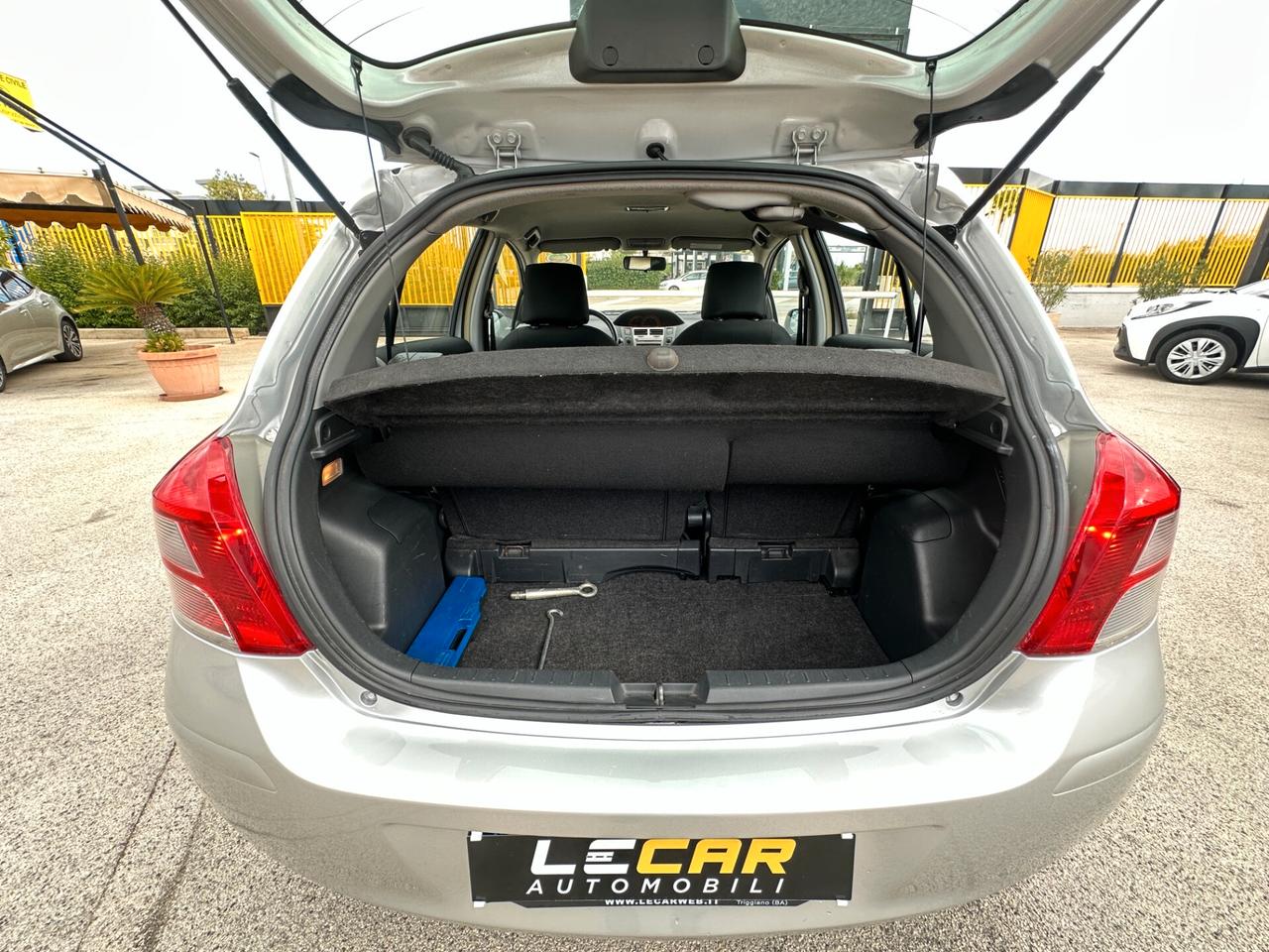 TOYOTA Yaris 1.0 5 porte Sol