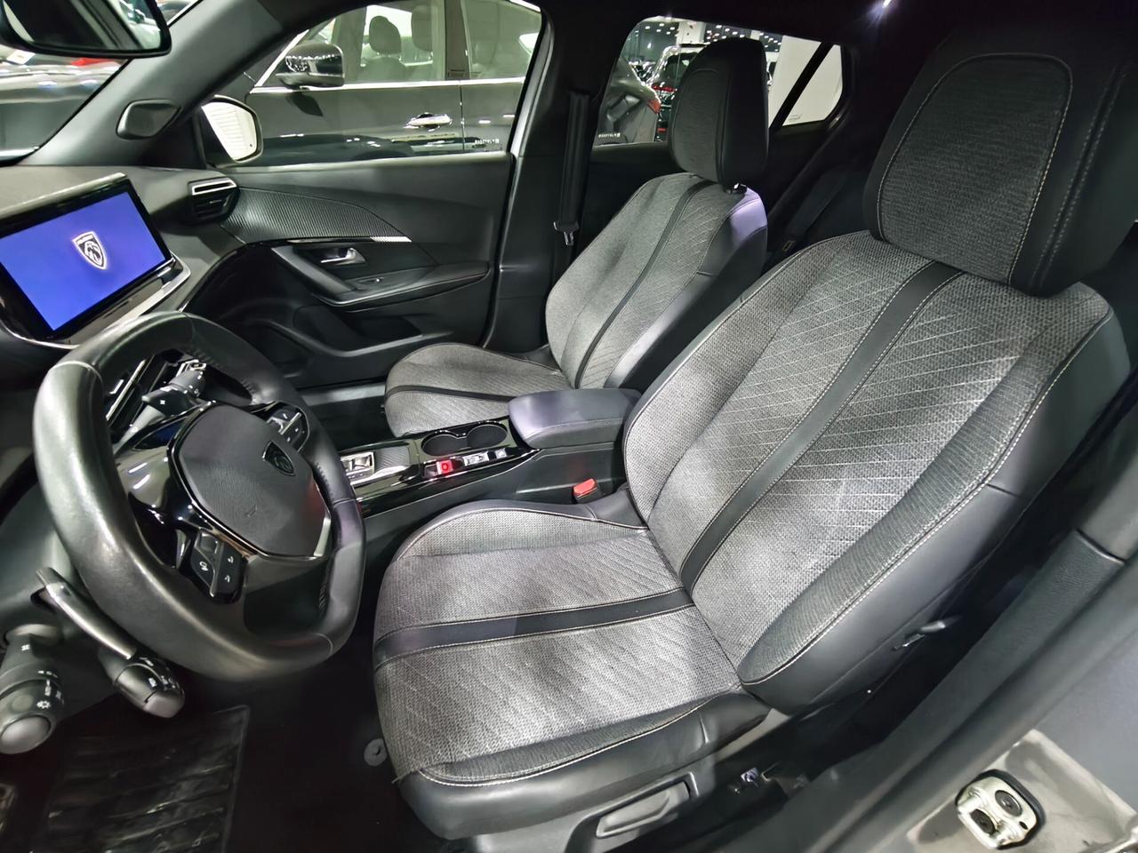 Peugeot 2008 BlueHDi 130 S&S EAT8 Allure