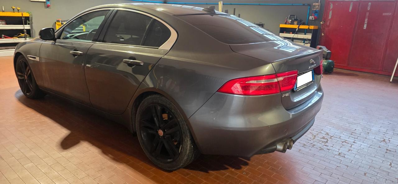 Jaguar XE 2.0 D Turbo aut. Portfolio