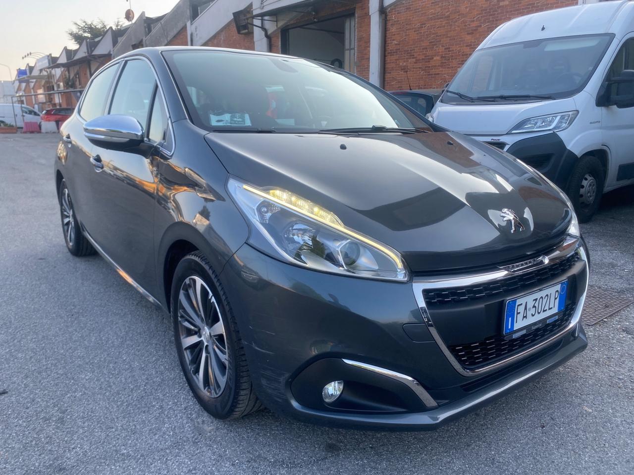 Peugeot 208 PureTech 82 5 porte Allure