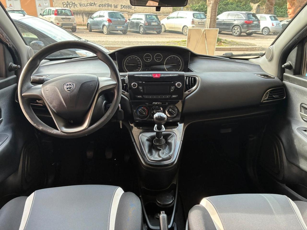 Lancia Ypsilon 1.2 benzina 5p garantita-15