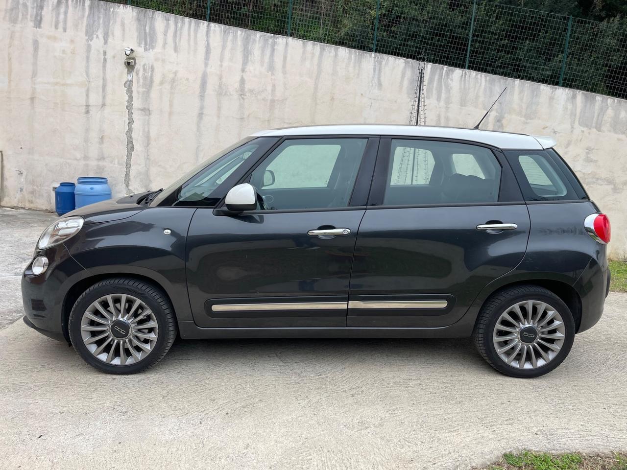 Fiat 500L 1.6 Multijet 120 CV (DOMMYcars)