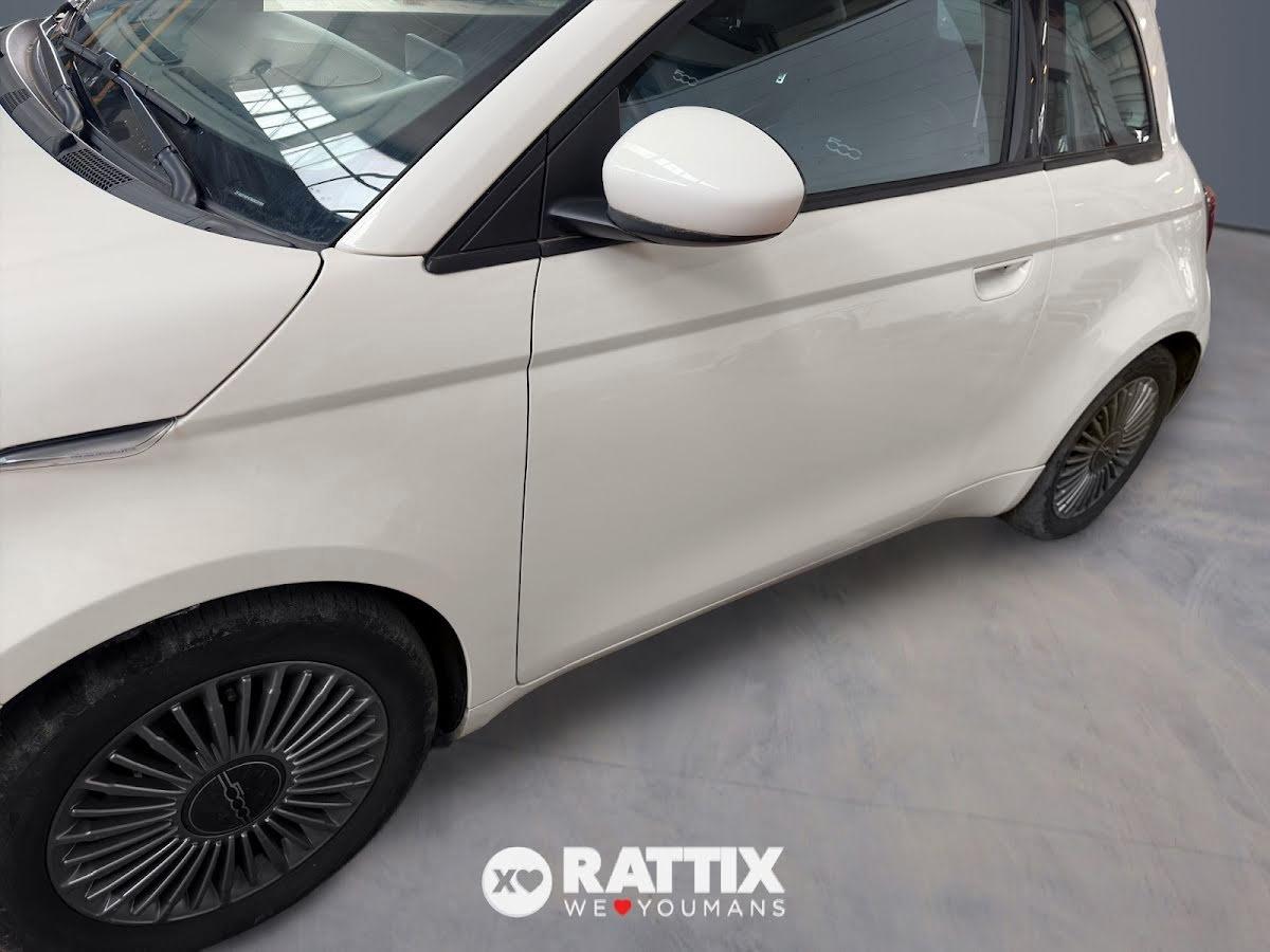 Fiat 500e motore elettrico 42 kWh 3+1 Passion