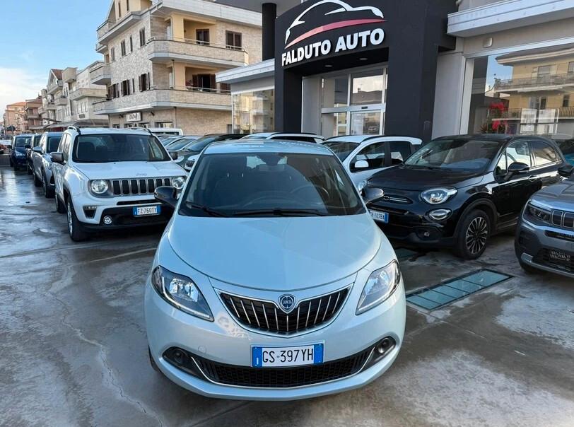 LANCIA YPSILON PLATINO