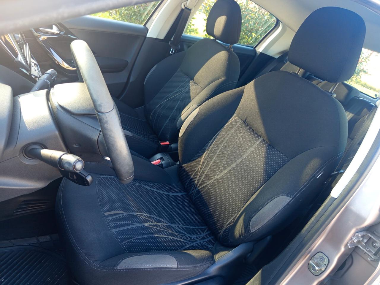 Peugeot 208 1.2 VTi 82 CV 5 porte Allure