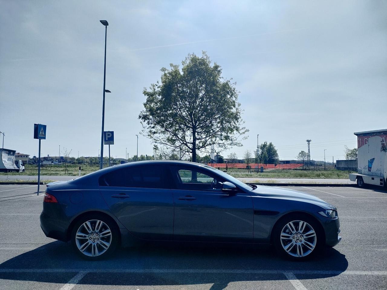 JAGUAR XE XE 2.0d Pure Business edition 180cv auto