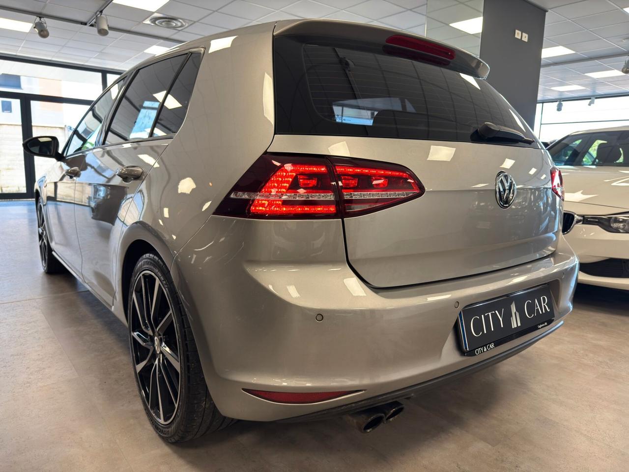 Volkswagen Golf VII 2.0 TDI DSG 5p. Highline