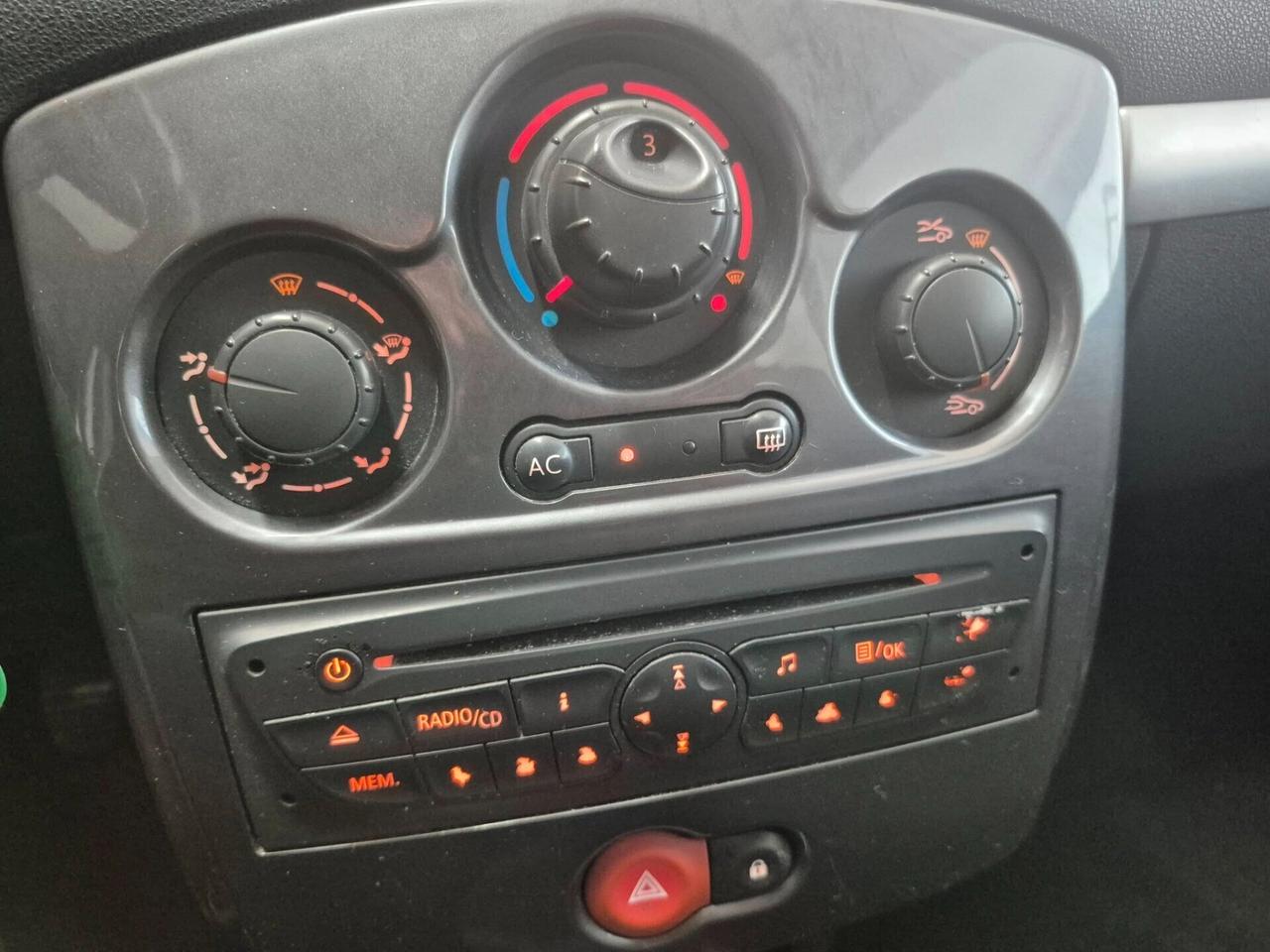 Renault Clio 1.2 16V 5 porte NAVIGA-SENSORI-PARCH-