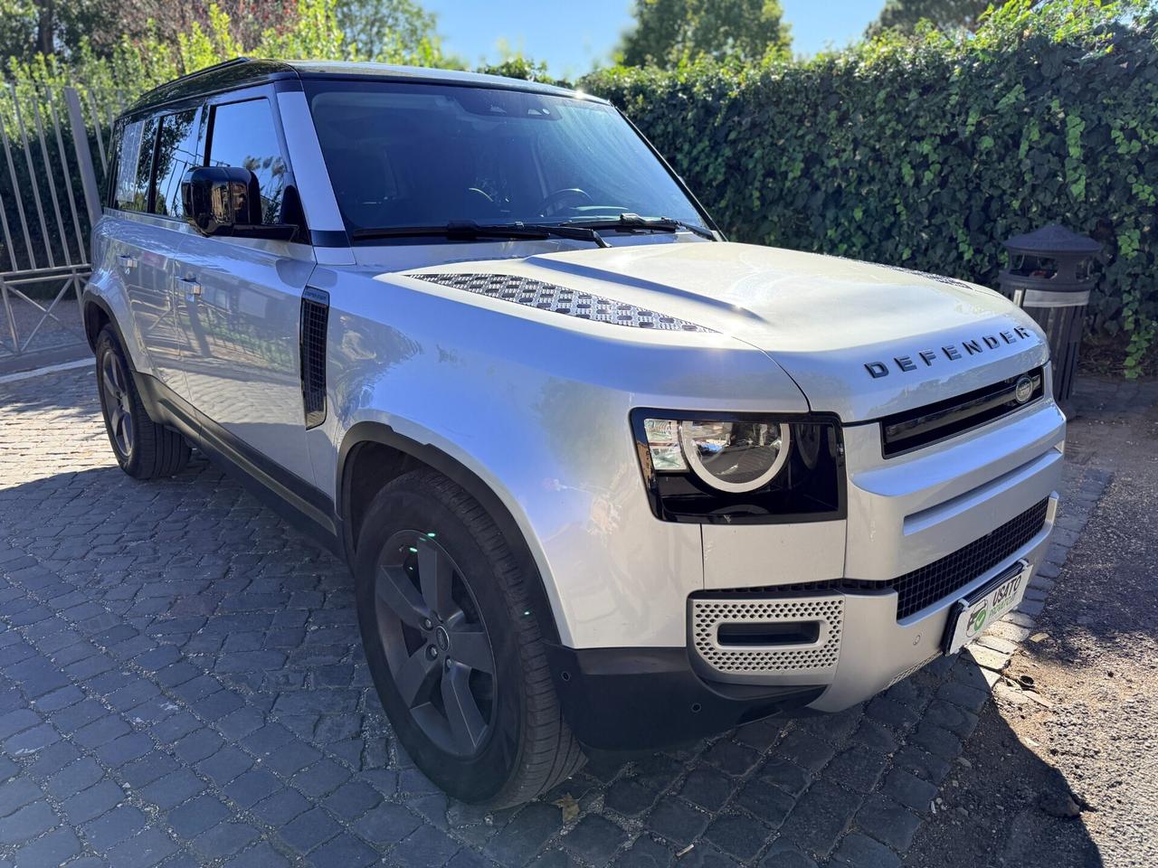 Land Rover Defender 110 3.0d Hybrid 7 POSTI