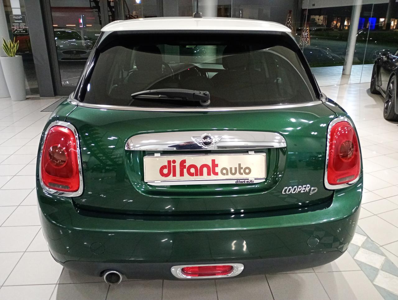 Mini Cooper D 1.5 5P