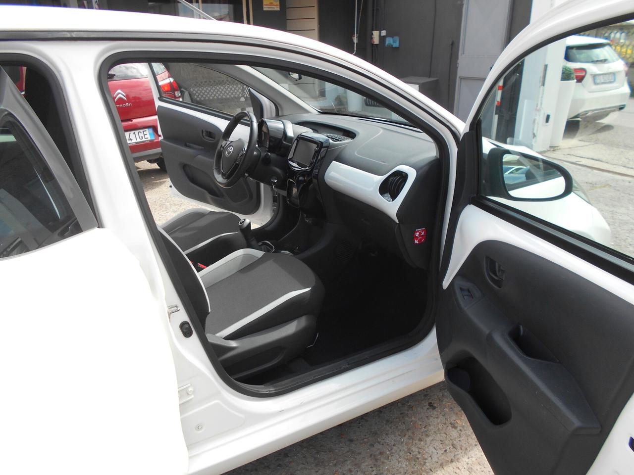 Toyota Aygo 1.0 VVT-i 69 CV 5 porte x-cite