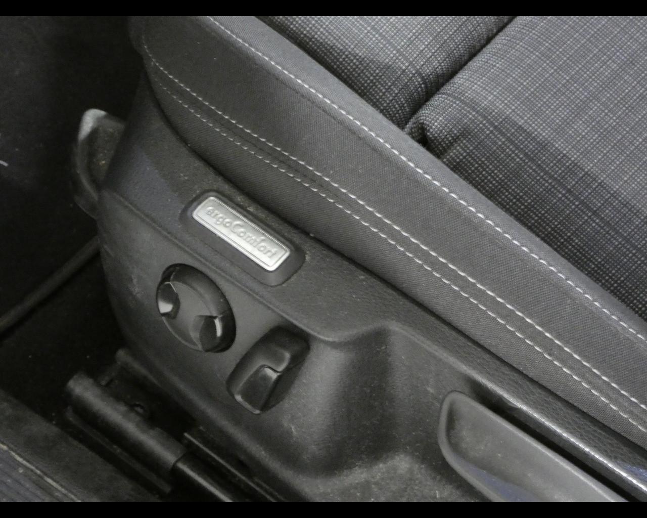 VOLKSWAGEN Passat 8ª serie - Passat Variant 2.0 TDI SCR EVO DSG Business