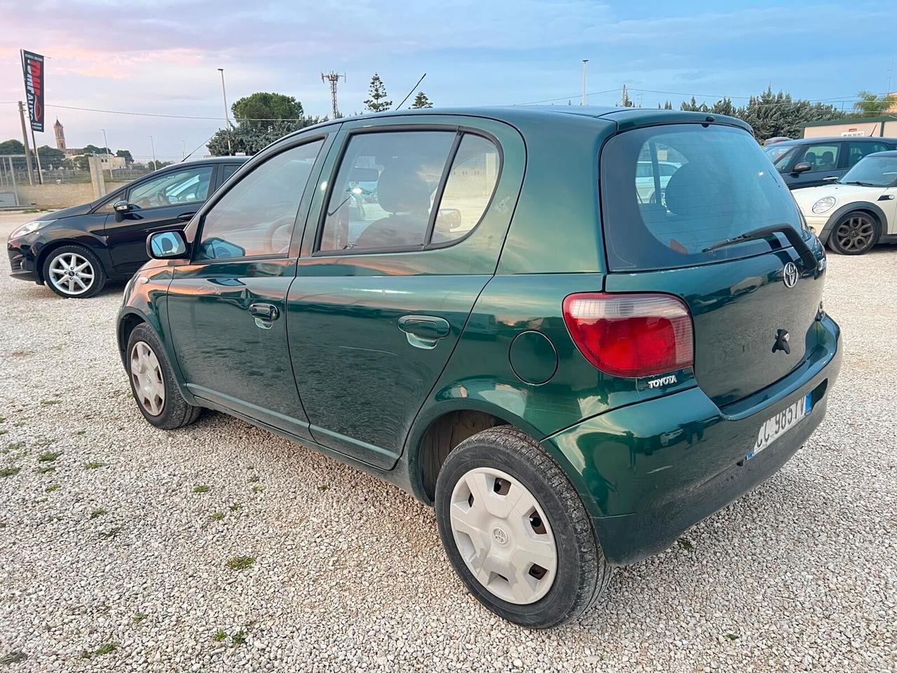 Toyota Yaris 1.0i 16V cat 5 porte