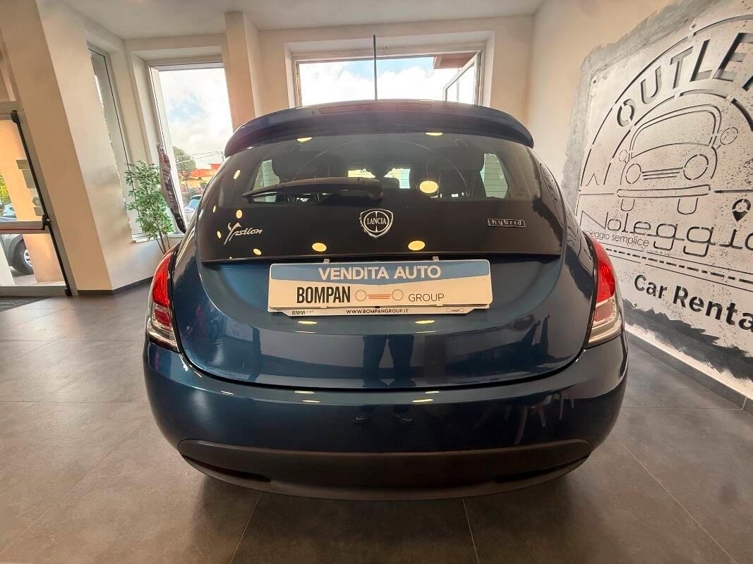Lancia Ypsilon III 1.0 firefly hybrid Silver Plus s&s 70cv