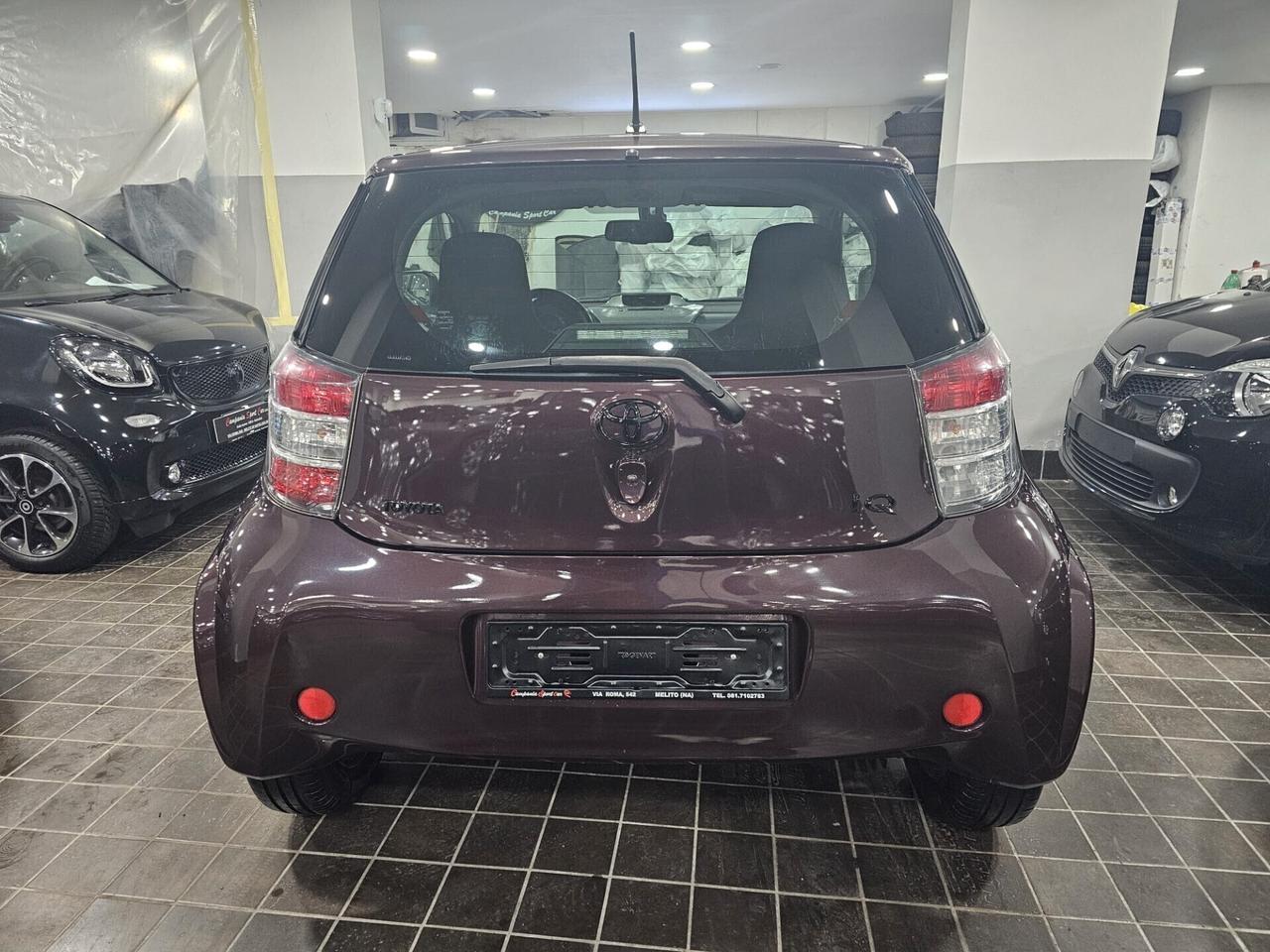 NUOVA TOYOTA iQ 1.0 VVT-i SOL 68CV BLACK LINE