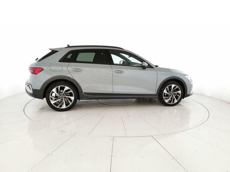 Audi A3 allstreet 2.0 tdi Identity Contrast 150cv s-tronic