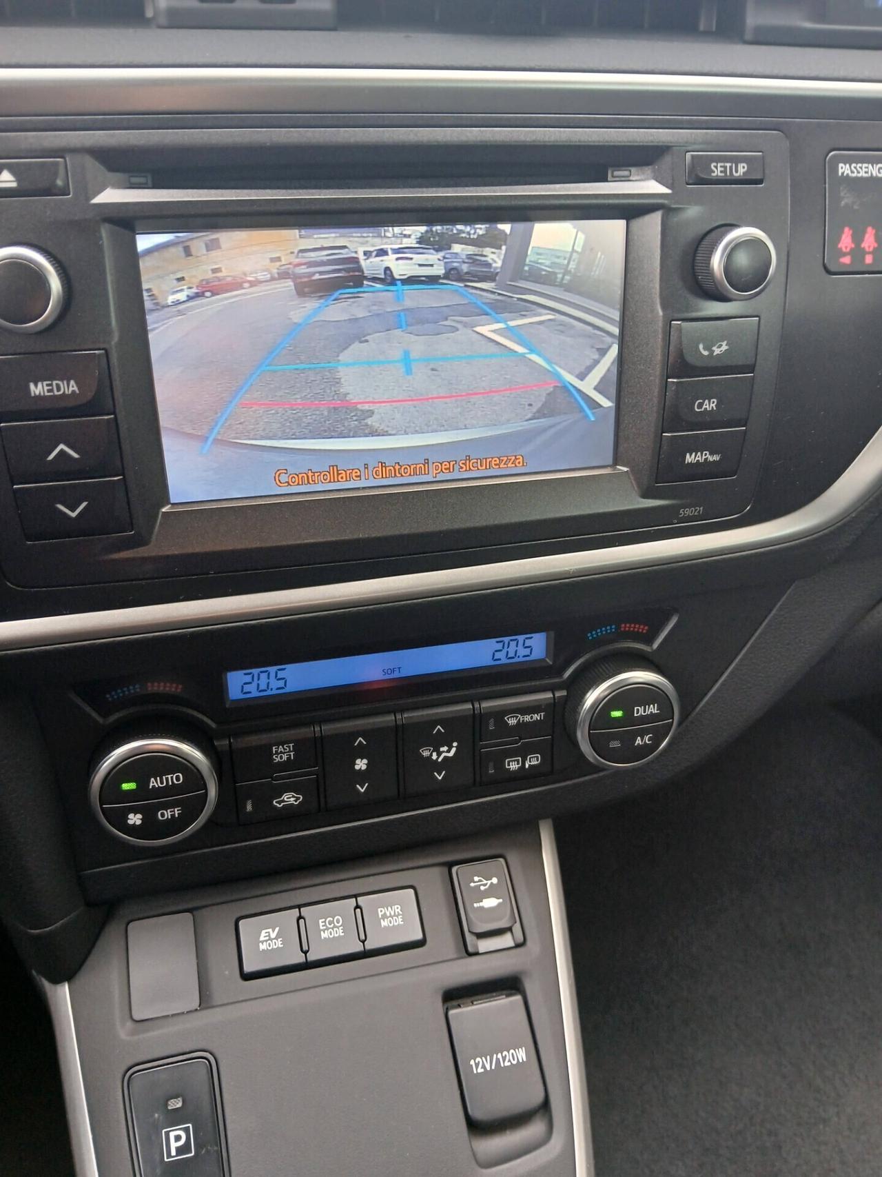 Toyota Auris 1.8 Hybrid Lounge