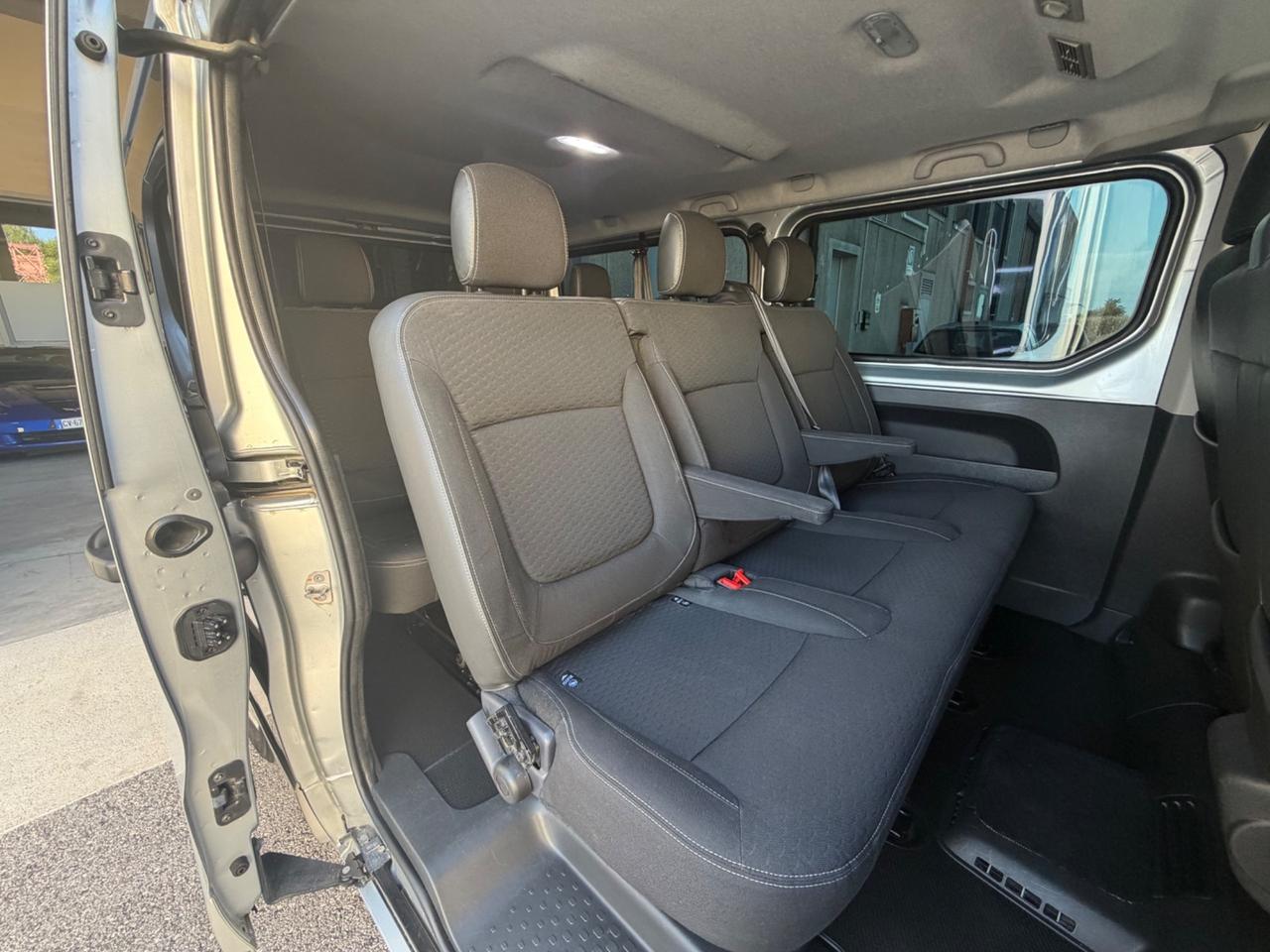 Opel Vivaro 9 POSTI
