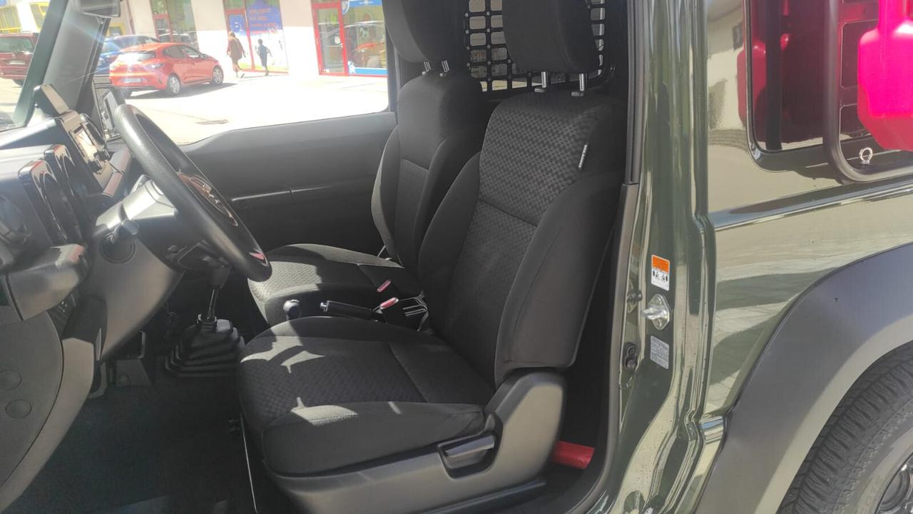 SUZUKI JIMNY 4X4 RIDOTTE 4 POSTI AUTOVETTURA GANCIO