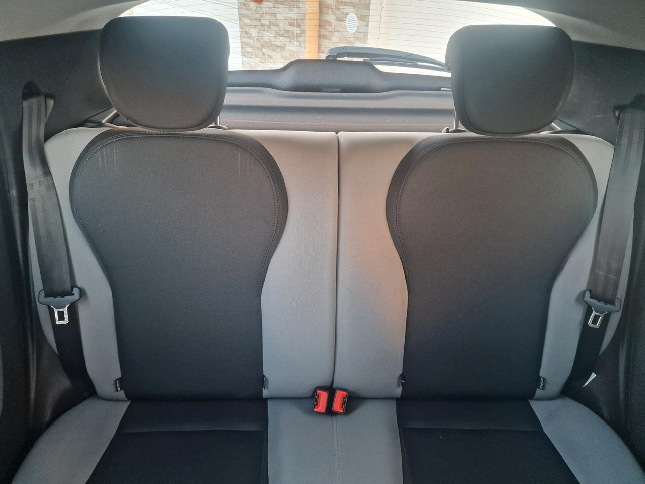 Lancia Ypsilon 1.2 69 CV Unyca