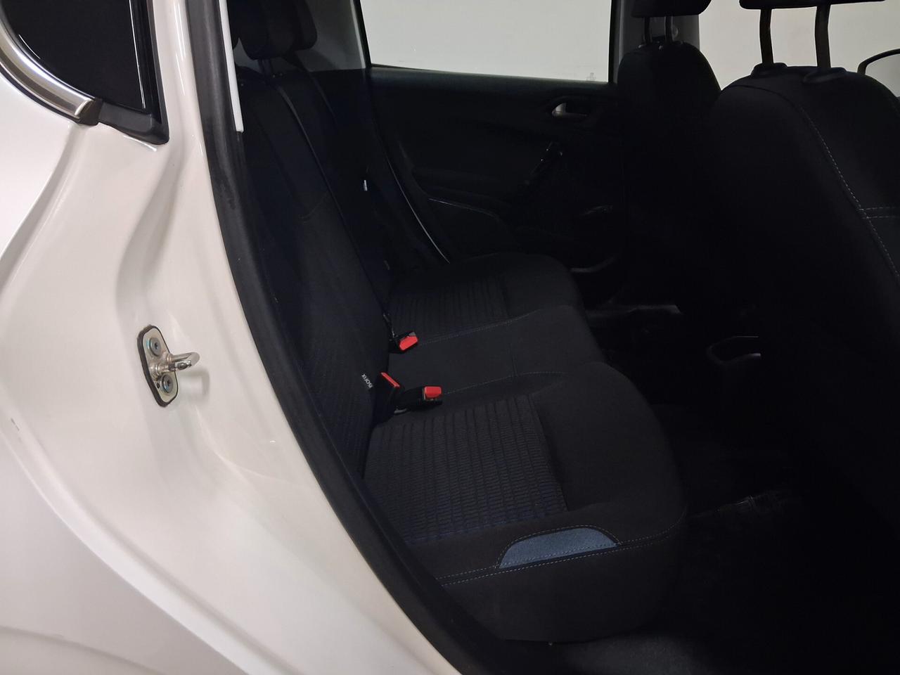 Peugeot 208 1.4 HDi 68 CV 5 porte Allure 2015 unic