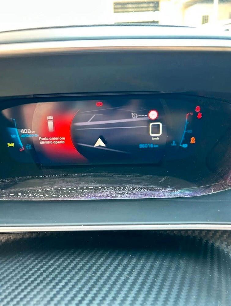 Peugeot 2008 BlueHDi 100 S&S Allure Navi Pack