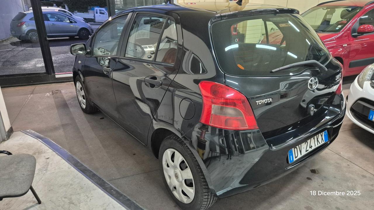 Toyota Yaris 1.0 5 porte Sol