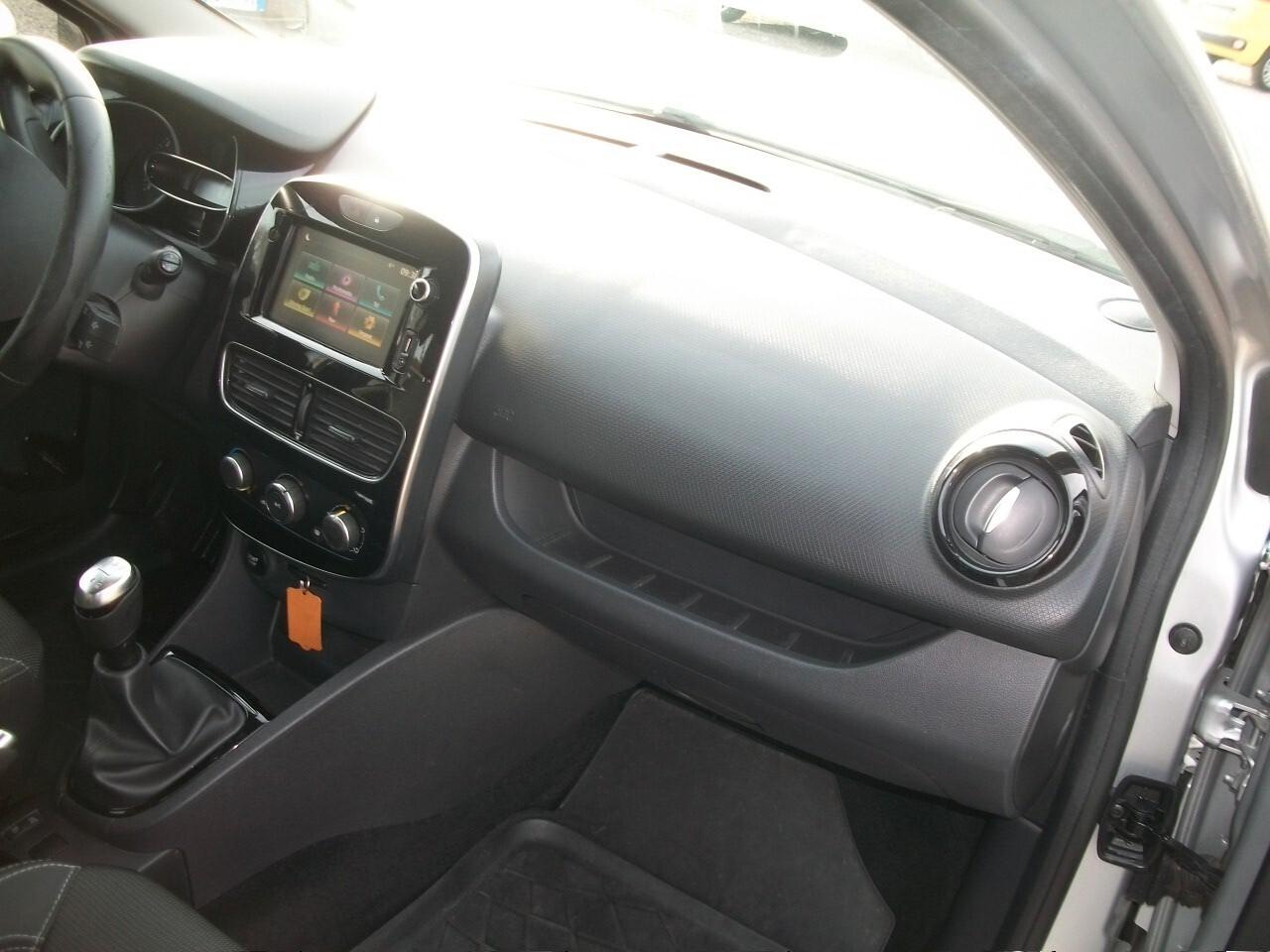 Renault Clio dCi 8V 90 CV EDC 5 porte Business CC 1461 kw 66 SI NUOVI PATENTATI GARANZIA UN ANNO