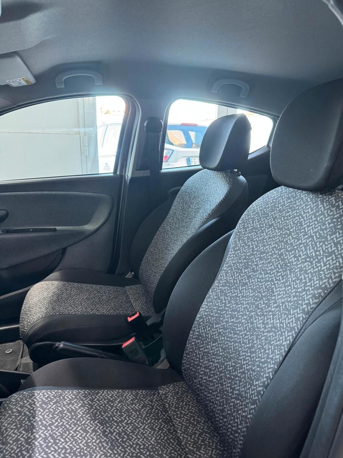 Lancia Ypsilon 1.0 FireFly 5 porte S&S Hybrid Gold