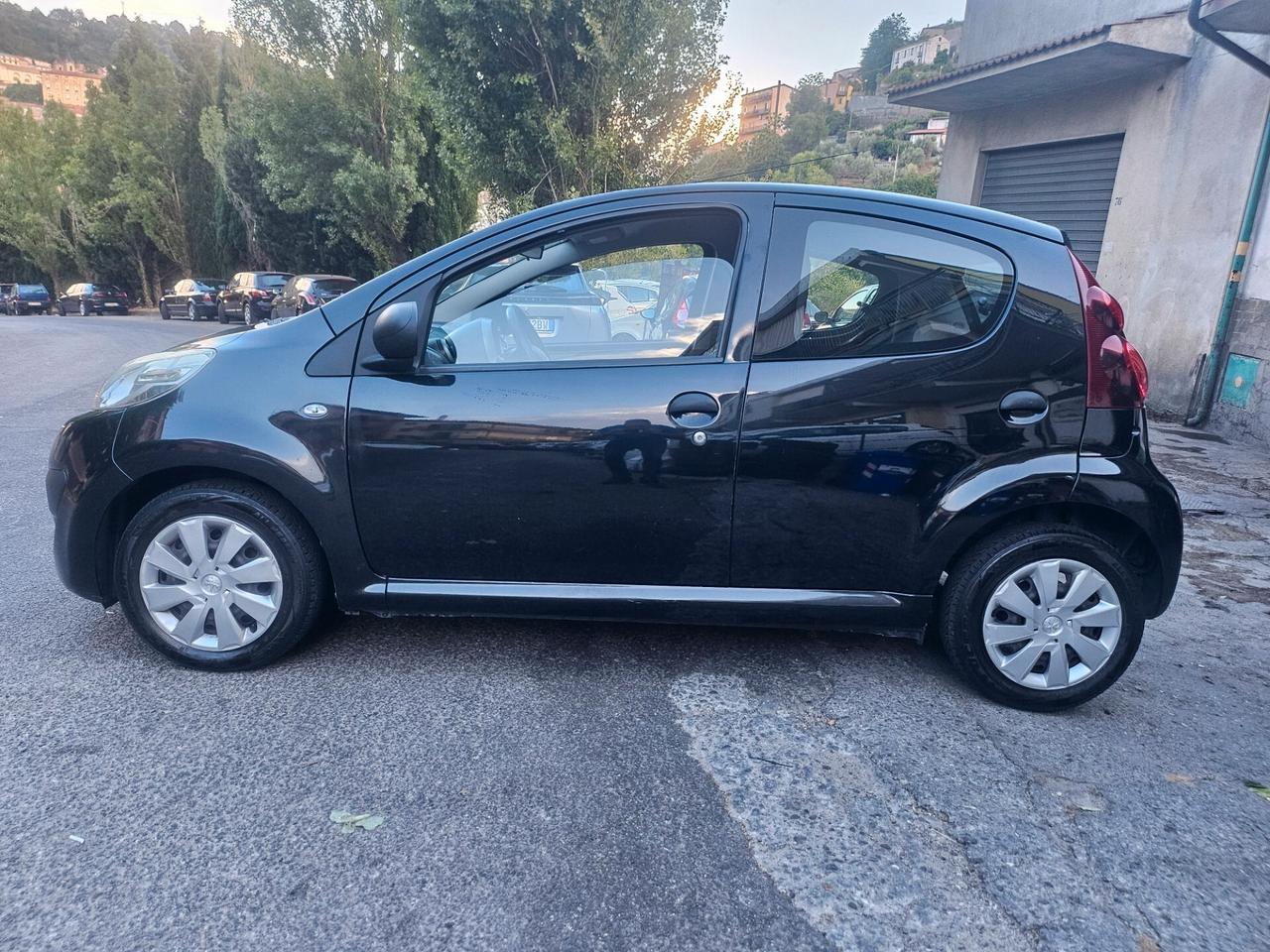 Peugeot 107 1.0 68CV 5p. 112.000km 2012
