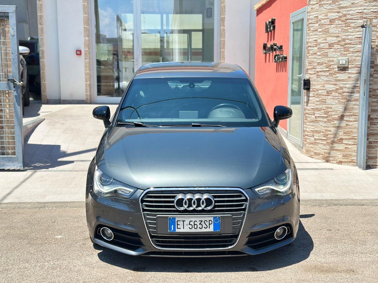 Audi A1 1.6 TDI S tronic line edition-2014/LED/NAVI/16”
