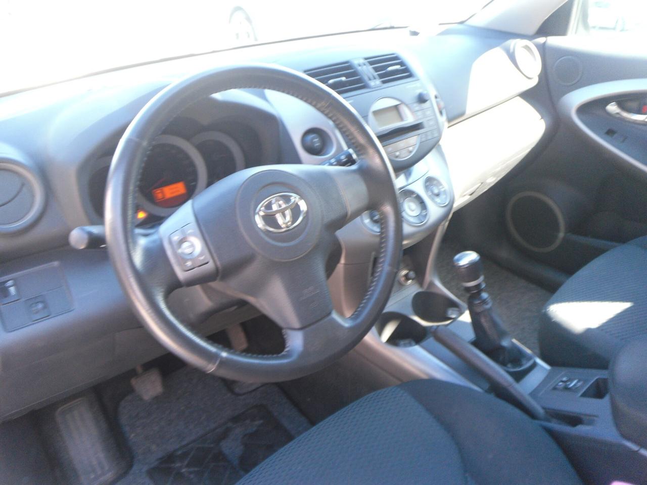 Toyota RAV 4 RAV4 2.2 D-4D 136 CV Sol