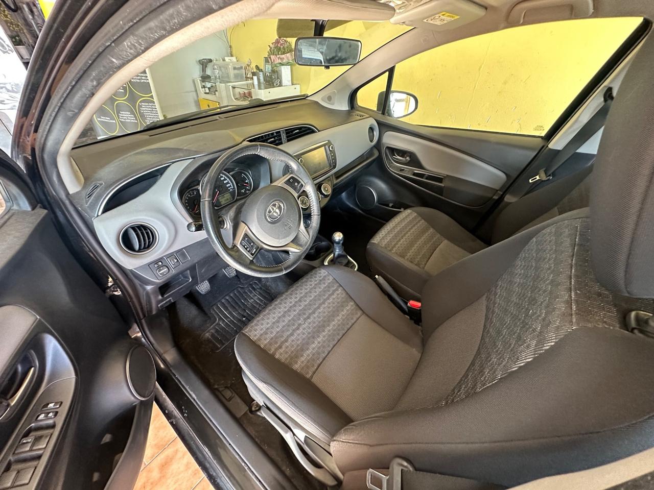 Toyota Yaris 1.0benz. Per neo patentati