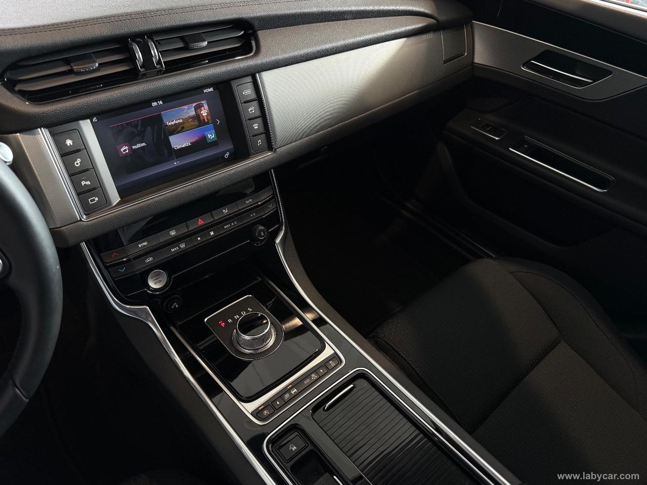JAGUAR XF 2.0 D 180 CV aut. Pure