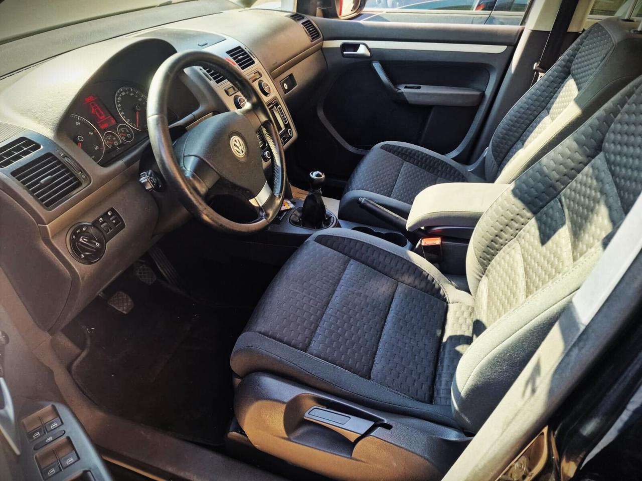 Volkswagen Touran 1.9 TDI Advance BlueMotion - 2010