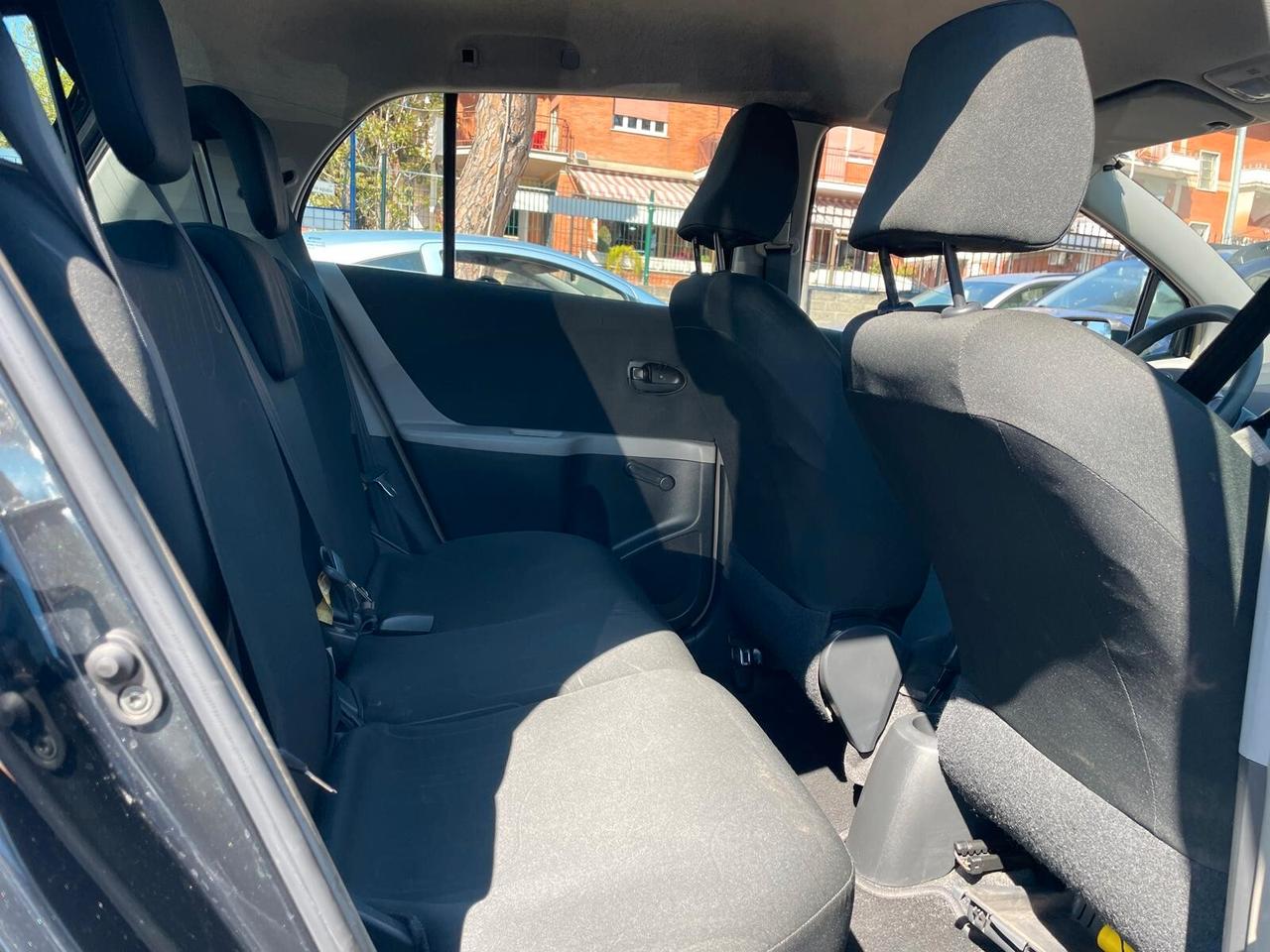 Toyota Yaris 1.0 5 porte Sol
