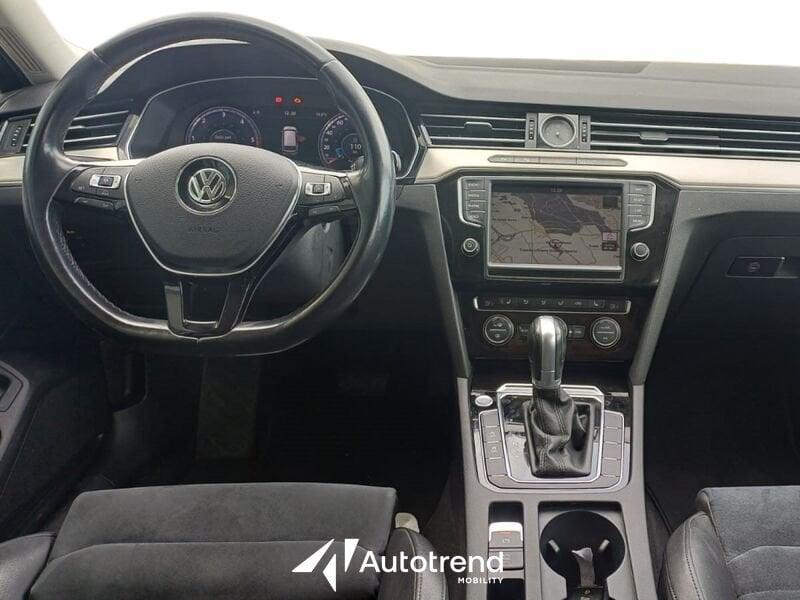 Volkswagen Passat Variant 2.0 TDI 190 CV Automatica DSG Highline R-Line Pack BMT