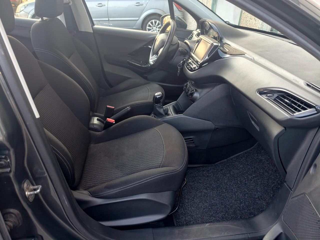 Peugeot 208 BENZINA 5 PORTE UNIPRO 2017