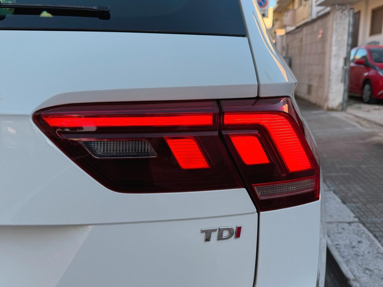 Volkswagen Tiguan 1.6 TDI 116CV CARPLAY - 2017