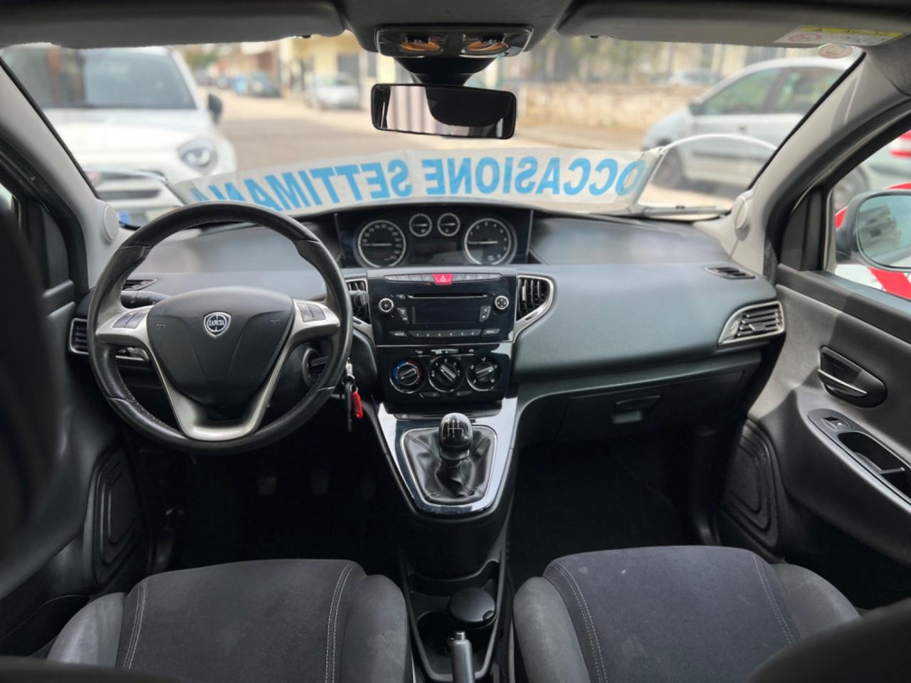 Lancia ypsilon 900 benzina/metano Anno 2015