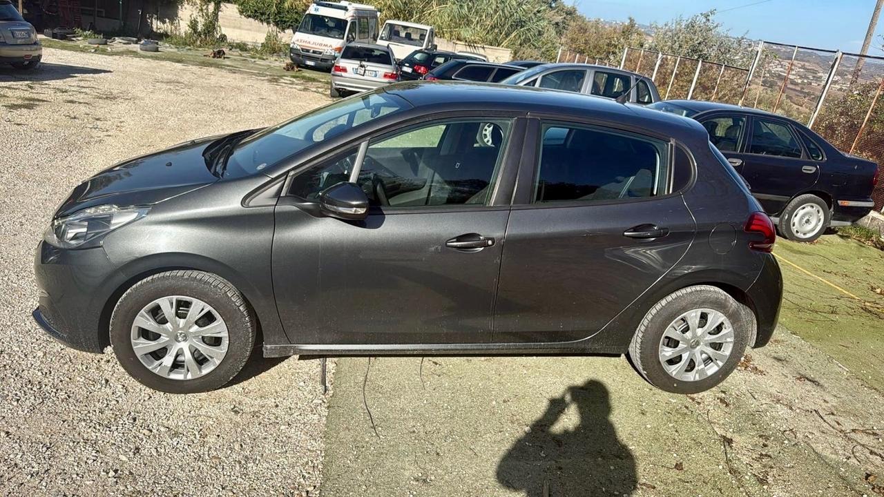 Peugeot 208 1.2 GPL EURO6B -MOTORE DA RIVEDERE