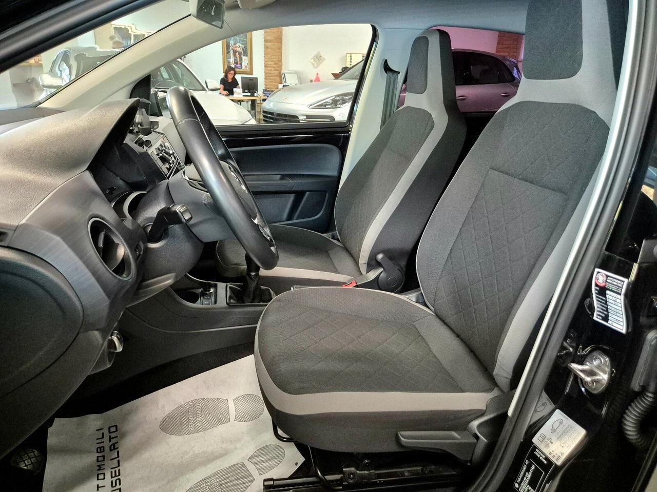 Volkswagen up! 1.0 75 CV 5p. cross BlueMotion Technology
