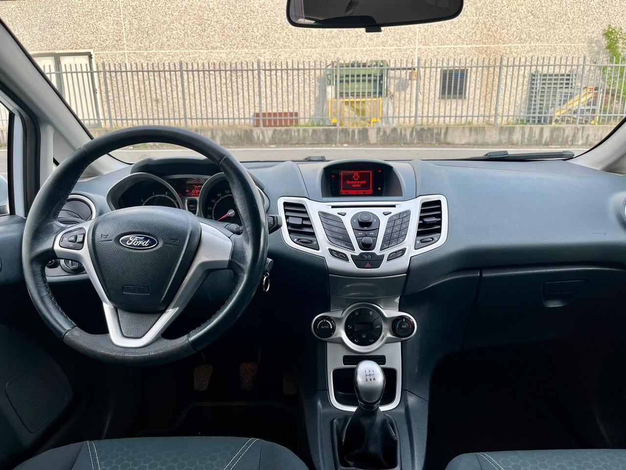 Ford Fiesta 1.2benz 2009 113.000km perfetta per neopatentati