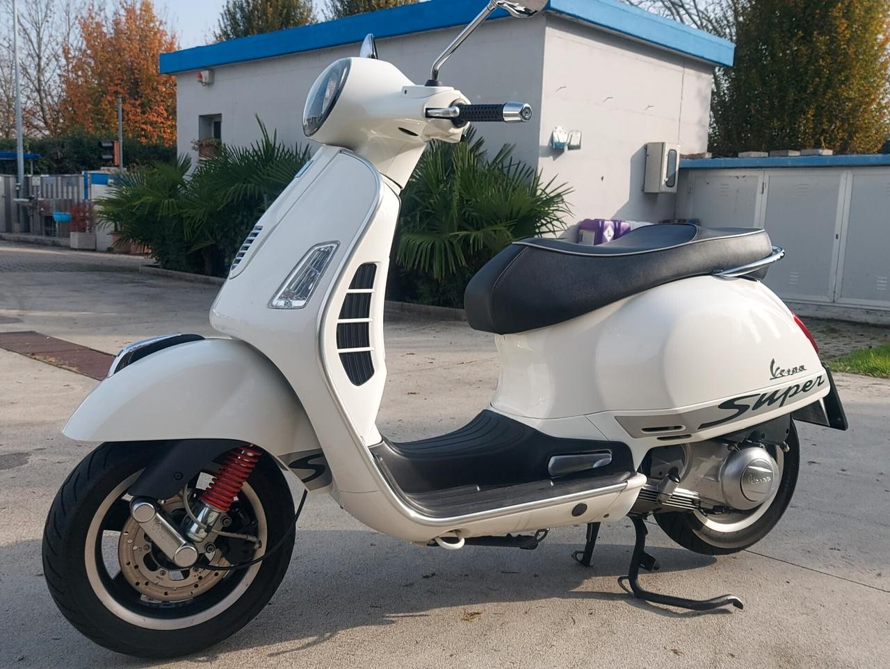 Piaggio Vespa 300 GTS Super