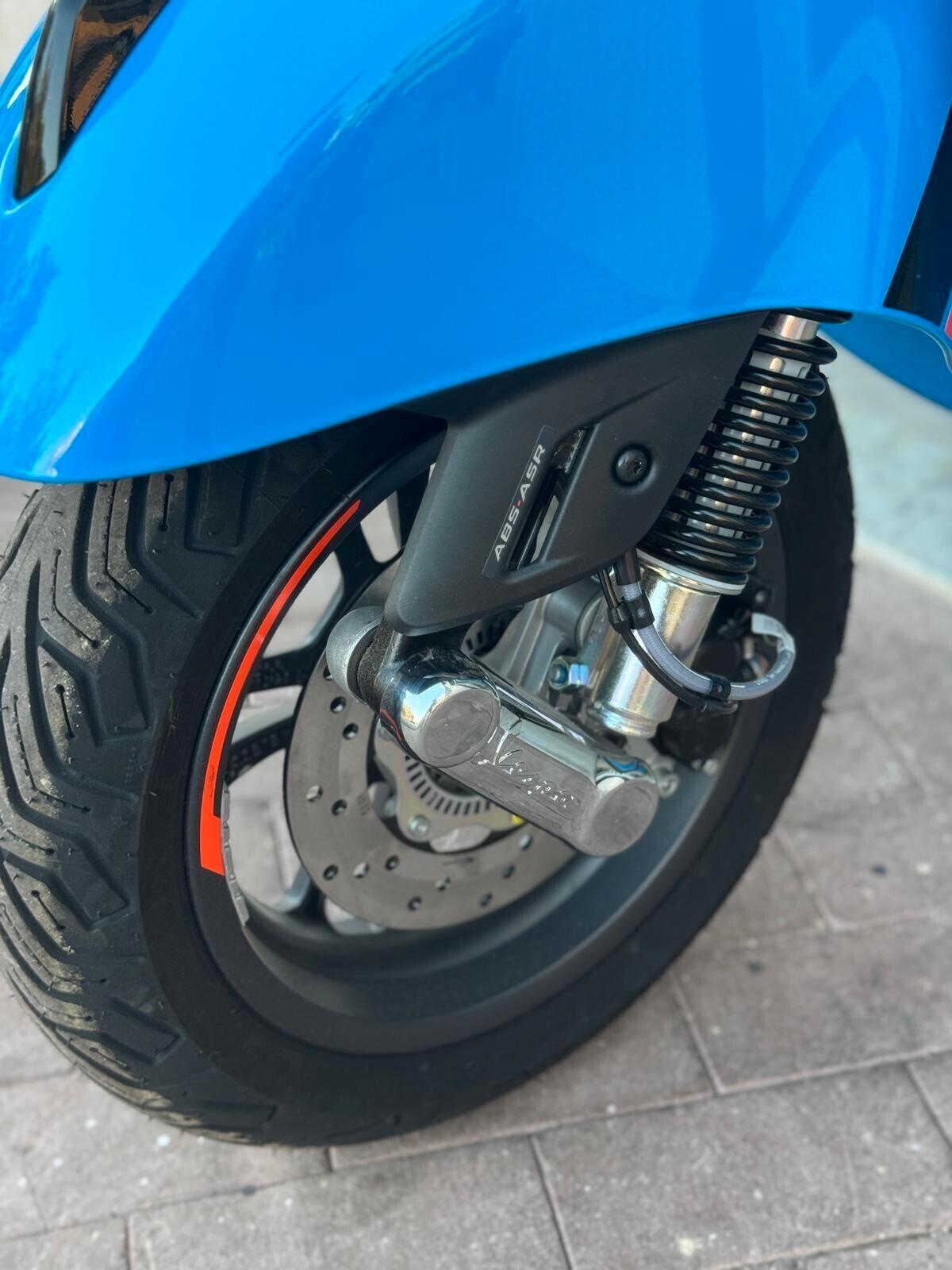 Piaggio Vespa 300 GTS hpe Supersport